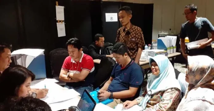 KPU Sultra Serahkan Alat Bukti Untuk 11 Perkara PHPU di MK