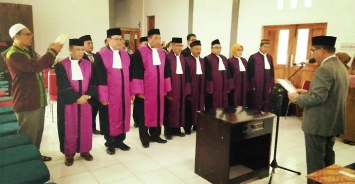 Bupati Butur Lantik Majelis Tuntutan Perbendaharaan dan Ganti Rugi