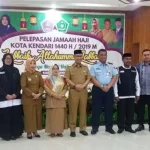 677 Jemaah Calon Haji Kota Kendari Resmi Dilepas 677 Jemaah Calon Haji Kota Kendari Resmi Dilepas
