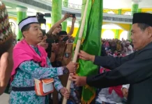 Lepas JCH Kolaka, Safei Ingatkan Jemaah Agar Fokus Beribadah Lepas JCH Kolaka, Safei Ingatkan Jemaah Agar Fokus Beribadah