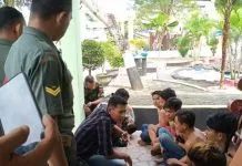 Kerap Miras, 7 Pemuda Diamankan Babinsa Kodim 1417 Kendari Kerap Miras, 7 Pemuda Diamankan Babinsa Kodim 1417 Kendari