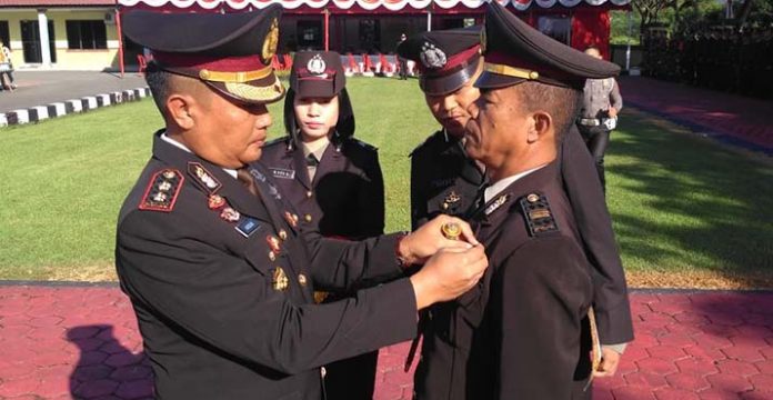 Kasat Sabhara Polres Konawe Terima Penghargaan Satya Bintang Narariya