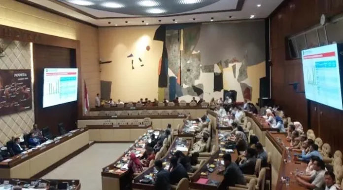 KPU RI dan DPR RI Bahas PKPU Tahapan Pilkada 2020