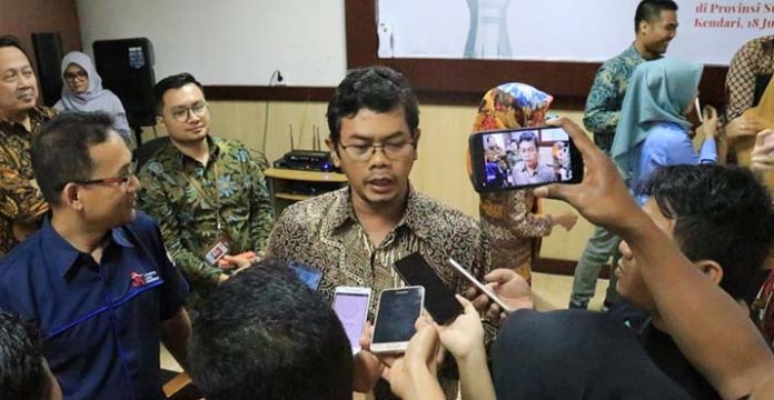 Deputi Direktur Pembelaan Hukum Perlindungan Konsumen OJK Sabar Wahyono