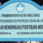 Pemkot Baubau Menangkan Sengketa Lahan SMP Negeri 6 Baubau Papan nama SMP Negeri 6 Baubau (Foto internet)