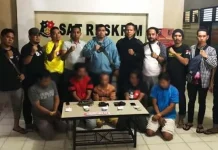 Polres Kendari Tangkap Lima Sopir Angkot Saat Berjudi Polres Kendari Tangkap Lima Sopir Angkot Saat Berjudi