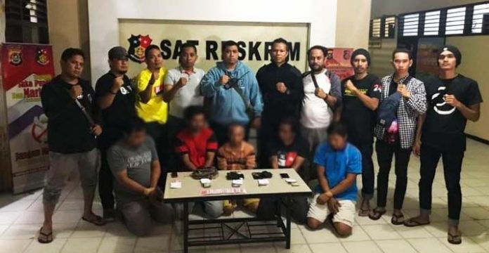 Polres Kendari Tangkap Lima Sopir Angkot Saat Berjudi