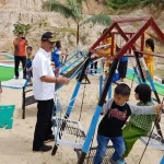 Bupati Konsel Resmikan Taman Bermain Anak di Moramo Bupati Konsel Resmikan Taman Bermain Anak di Moramo