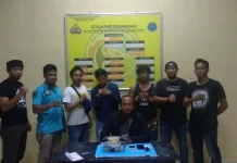 Dua Pria Asal Kolut Seludupkan Sabu dalam Roti Dua Pria Asal Kolut Seludupkan Sabu dalam Roti