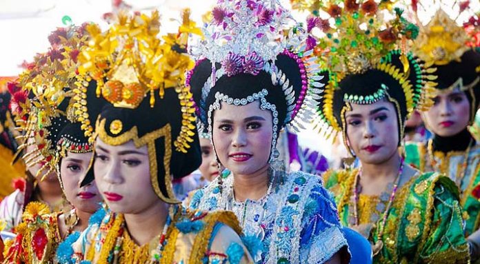 Laoti dan Waoti, Duta Daerah yang Dipilih di Festival Budaya Tua Buton