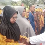 Pemkab Koltim Beri Penghargaan Tujuh Janda Veteran Pemkab Koltim Beri Penghargaan Tujuh Janda Veteran