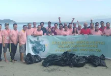 ANTAM Gelar Aksi Bersih Sampah di Pantai Pulau Padamarang ANTAM Gelar Aksi Bersih Sampah di Pantai Pulau Padamarang