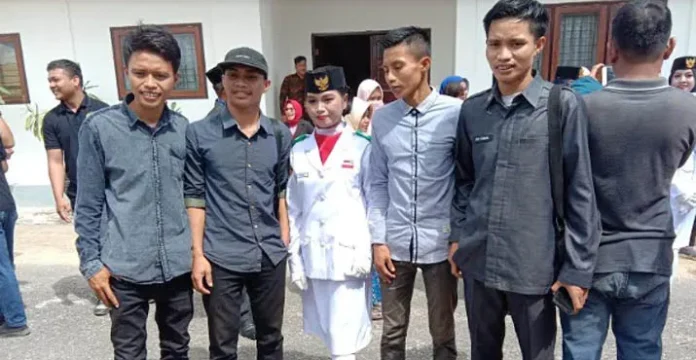 Kisah Astrid, Anggota Paskibraka Konsel yang Selalu Teringat Mendiang Ibu