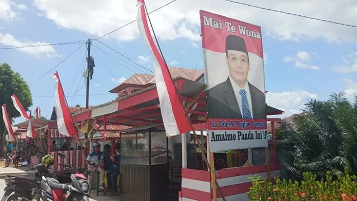 Pemda Muna Mulai Turunkan Baliho Rajiun Tumada