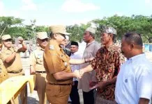 Bupati Mubar Serahkan Bantuan Pembangunan 28 Rumah Ibadah Bupati Mubar Serahkan Bantuan Pembangunan 28 Rumah Ibadah