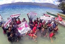 Kenalkan Keindahan Bawah Laut, Pemuda di Muna Kibarkan Bendera Kenalkan Keindahan Bawah Laut, Pemuda di Muna Kibarkan Bendera