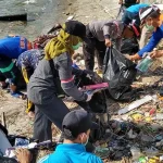 Mari Tebari Kolaka Ajak Masyarakat Tidak Buang Sampah Plastik ke Laut Mari Tebari Kolaka Ajak Masyarakat Tidak Buang Sampah Plastik ke Laut