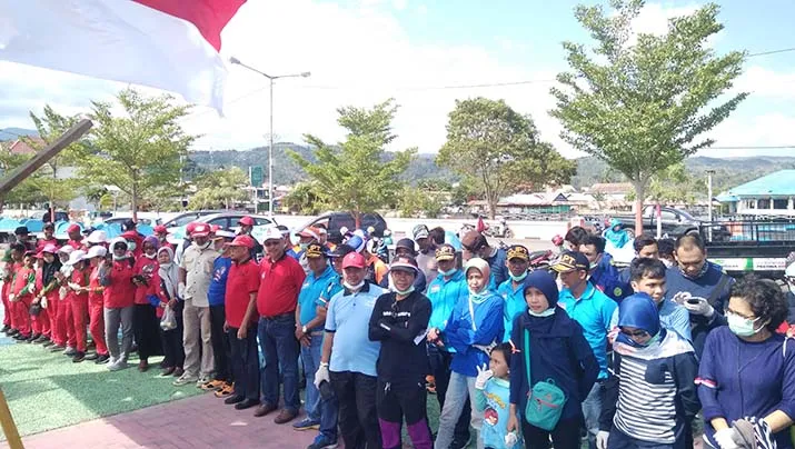 Mari Tebari Kolaka Ajak Masyarakat Tidak Buang Sampah Plastik ke Laut
