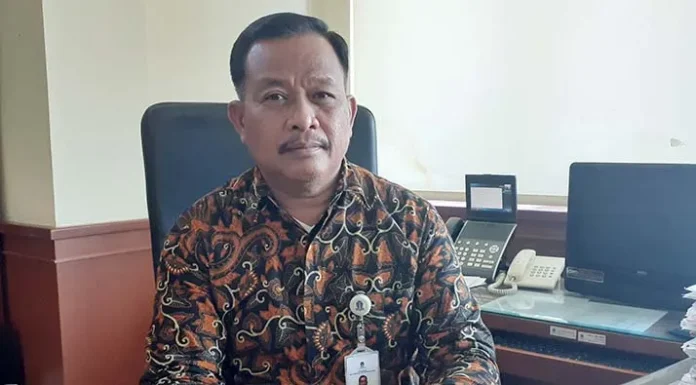 effendi_utkendari Ketua UT Kendari Effendi