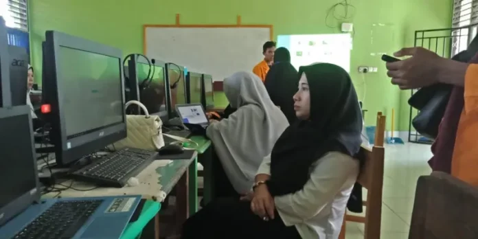 elearning_fkip Dosen FKIP UHO Ciptakan Aplikasi Pemberdayaan Guru Berbasis E-Learning