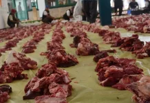 Hotel Swissbell Kendari Bagikan 130 Paket Kurban ke Warga Daging Kurban