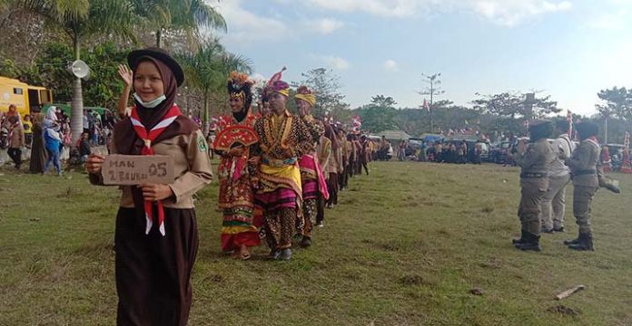 Wali Kota Baubau Mengajak Angggota Pramuka Kurangi Sampah Plastik