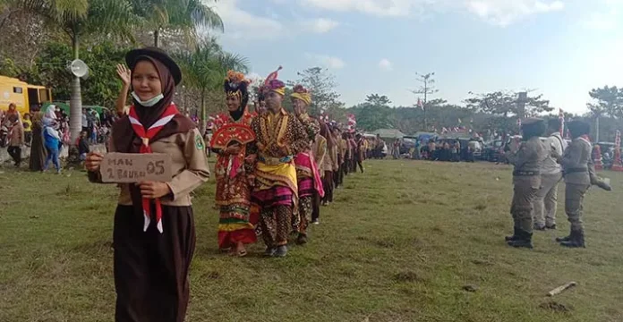 Wali Kota Baubau Mengajak Angggota Pramuka Kurangi Sampah Plastik