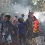Terbakar, Satu Rumah Panggung di Kolaka Rata dengan Tanah Terbakar, Satu Rumah Panggung di Kolaka Rata dengan Tanah