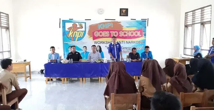 knkpi_goesto KNPI Mubar Ajak Siswa SMA Perangi Narkoba