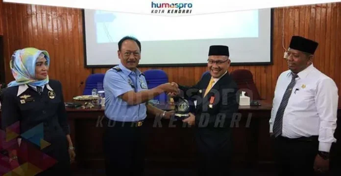 Sulkarnain Paparkan Misi Utama Kota Kendari di Hadapan Lemhanas