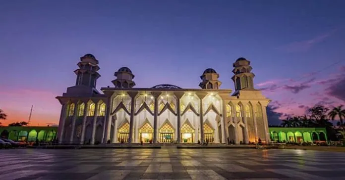 Masjid Raya Al-Kautsar Kendari, Masjid Agung kendari