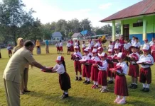 Ringankan Beban Orang Tua Siswa, Pemda Mubar Bagikan Seragam Sekolah Gratis Ringankan Beban Orang Tua Siswa, Pemda Mubar Bagikan Seragam Sekolah Gratis