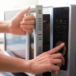 Kenali 5 Perbedaan Oven dan Microwave sebelum Memilih untuk Membelinya!
