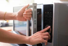 Kenali 5 Perbedaan Oven dan Microwave sebelum Memilih untuk Membelinya Kenali 5 Perbedaan Oven dan Microwave sebelum Memilih untuk Membelinya!
