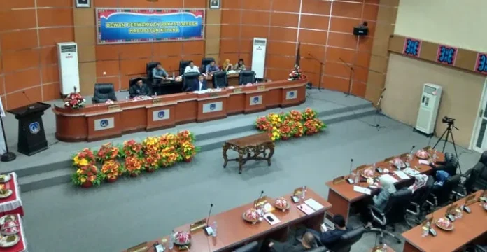 Bupati Kolaka Serahkan Rancangan KUA PPAS 2019