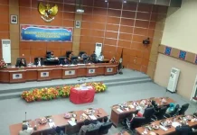 DPRD Kolaka Tetapkan 11 Raperda Jadi Perda Definitif DPRD Kolaka Tetapkan 11 Raperda Jadi Perda Definitif
