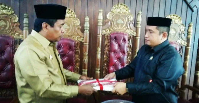 paripurna_raperda_butur Pemda dan DPRD Butur Setujui 18 Raperda Menjadi Perda
