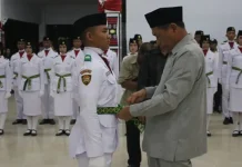 Bupati Kolaka Kukuhkan Paskibraka HUT Kemerdekaan RI Bupati Kolaka Kukuhkan Paskibraka HUT Kemerdekaan RI