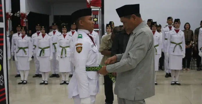 paskibra_kolaka Bupati Kolaka Kukuhkan Paskibraka HUT Kemerdekaan RI