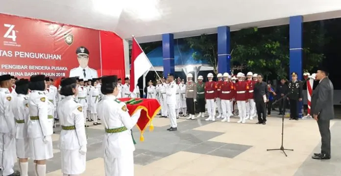 Kukuhkan 75 Anggota Paskibraka, Ini Pesan Bupati Mubar