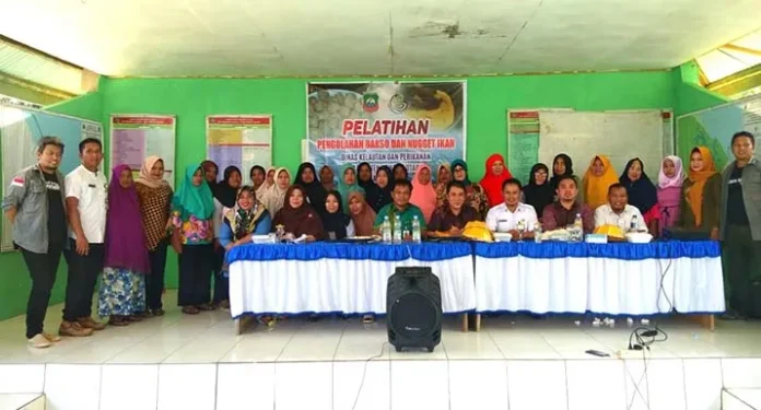 Tingkatkan Perekonomian, DKP Konut Latih Warga Olah Hasil Laut