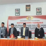 30 Caleg Terpilih DPRD Muna Didominasi Wajah Baru 30 Caleg Terpilih DPRD Muna Didominasi Wajah Baru