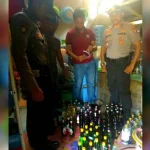 Polsek Sawa Sita Puluhan Botol Miras Beralkohol Tinggi Polsek Sawa Sita Puluhan Botol Miras Beralkohol Tinggi