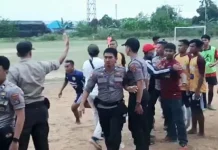 Pertandingan Liga 3 Sultra Ricuh, Wasit Nyaris Dihajar Pemain Pertandingan Liga 3 Sultra Ricuh, Wasit Nyaris Dihajar Pemain