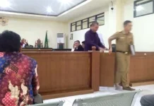 Bupati Disebut Perintahkan Bagi Duit ke Ketua DPRD Konawe Bupati Disebut Perintahkan Bagi Duit ke Ketua DPRD Konawe