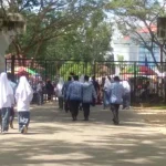 Kepanasan, Peserta Upacara HUT RI di Konawe Bubar Sebelum Selesai Kepanasan, Peserta Upacara HUT RI di Konawe Bubar Sebelum Selesai