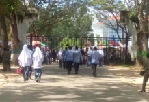 Kepanasan, Peserta Upacara HUT RI di Konawe Bubar Sebelum Selesai Kepanasan, Peserta Upacara HUT RI di Konawe Bubar Sebelum Selesai