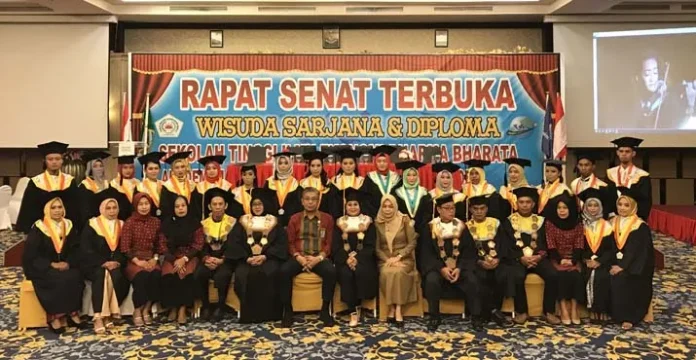 Ini Lulusan Terbaik STIE Dharma Barata dan AMIK Global Kendari