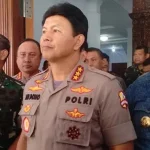Polri Tarik Seluruh Senjata dari Personel Pengamanan Demo di DPRD Sultra Polri Tarik Seluruh Senjata Api dari Personel Pengamanan Demo di DPRD Sultra