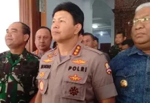 Polri Tarik Seluruh Senjata dari Personel Pengamanan Demo di DPRD Sultra Polri Tarik Seluruh Senjata Api dari Personel Pengamanan Demo di DPRD Sultra